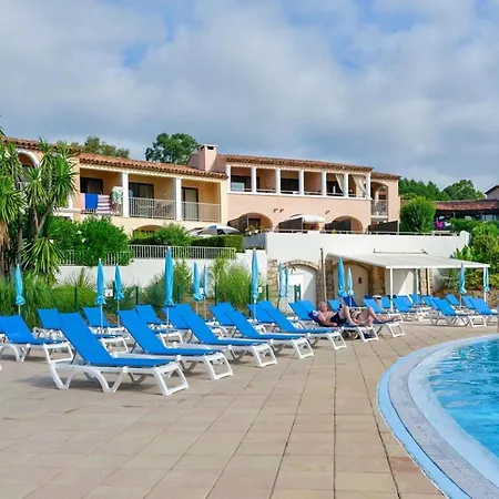 Escapade Ensoleillee Aux Parcs De *