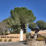 Escapade Ensoleillée Aux Parcs De Appartement