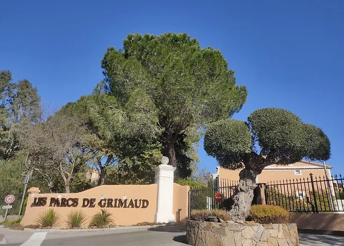 Escapade Ensoleillee Aux Parcs De شقة